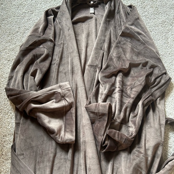 SKIMS Robe - Picture 1 of 4